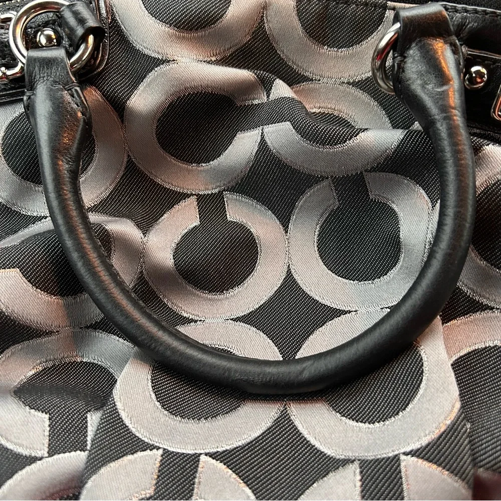 Coach 💕HP💕Madison Abigail op art black silver Big C bag